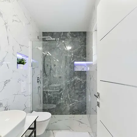 فيلة Geminos I *