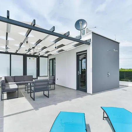 Geminos I Villa Srima