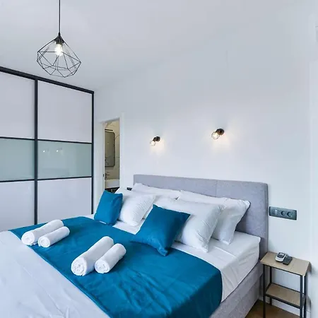 فيلة Geminos I سريما