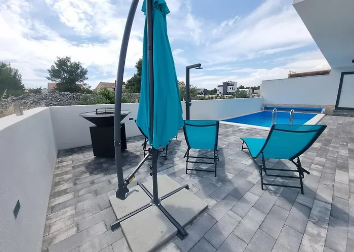 Geminos I Villa Srima