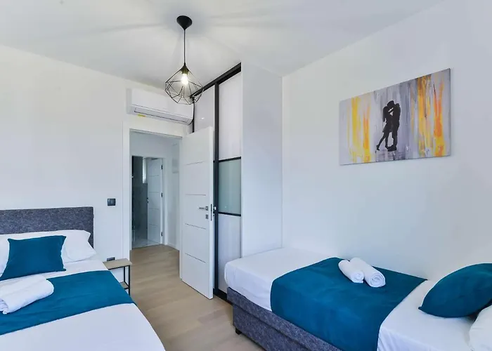 Geminos I Villa Srima