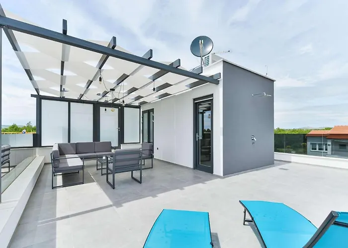 Geminos I Villa Srima